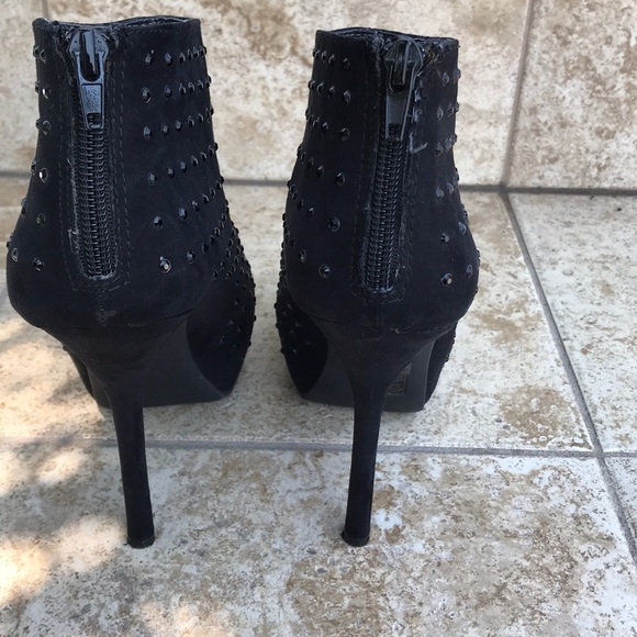 🌴🌴Forever 21 black ankle boots - Picture 3 of 6
